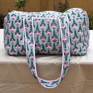 Bolsa de Viaje Bordada con Diseño Floral, Bolsa de Fin de Semana Acolchada para Mujer, de Gran Capacidad, con Asa Suave y Cierre de Cremallera - Product Image 4