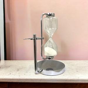 Reloj de Arena Moderno de Aluminio de 6'' con Diseño Giratorio, Temporizador de Cocina Resistente al Agua y Ecológico con Control Táctil - Product Image 5