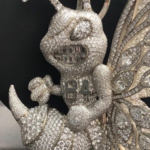 Collier Pendentif Insecte Cartoon Hip Hop Iced Out en Argent Sterling 925 avec Diamant Moissanite Bling et Breloque Numéro Personnalisé pour Hommes et Femmes - Product Image 3