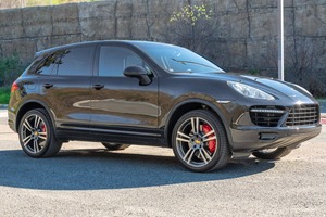 Porsche Cayenne Turbo 2011 - Product Image 3