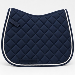 Tapis de selle pour chevaux de couleur personnalisée, dotés d'une doublure respirante, d'un tissu extérieur résistant et d'un soutien rembourré pour différents sports équestres. - Product Image 6