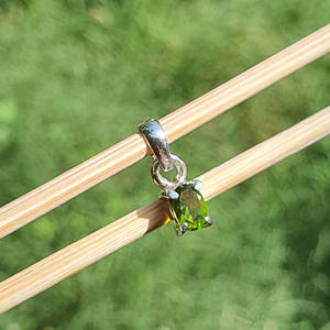 Colgante de peridoto de plata de ley 925 al por mayor, joyería fina minimalista, suministros con abalorios pequeños chapados en oro - Product Image 3