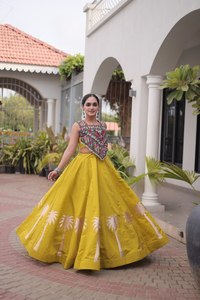 Ensemble Lehenga Choli Traditionnel pour Filles, Fourniture Directe Usine, Broderie Pailletée, Tissu Respirant, Longueur Ras du Sol, Idéal Festivals et Navratri - Product Image 3