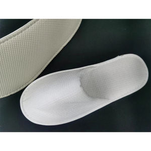Pantuflas Desechables Blancas de Tela No Tejida para Hotel, con Asa de Plástico y Cerdas de Silicona, Ligeras, para Habitaciones de Huéspedes - Product Image 4
