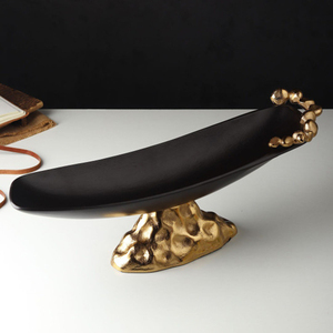 Luxury <b>Black</b> Metal Platter With Textured Gold Nugget Accent Rim, Elegant Shallow Serving Tray For Modern Home Decoration - Product Image 3