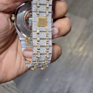 Montre-bracelet de luxe ronde pour homme, de haute qualité, style Hip Hop Bling, entièrement sertie de diamants de laboratoire, en argent et or, à mouvement quartz - Product Image 6