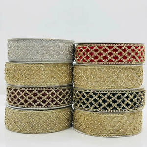 Ribete de encaje bordado de lujo con pedrería multicolor y bordes de cristal con trabajo manual pesado para vestido de novia y sari al por mayor - Product Image 1