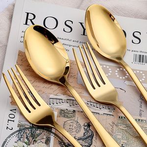 Ensemble de couverts de luxe dorés avec des poignées fines et élégantes, style de table moderne pour hôtels haut de gamme, événements et cadeaux. - Product Image 5