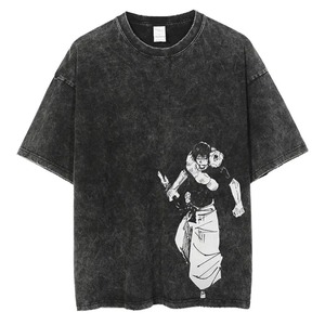 เสื้อยืดผู้ชายทรงปกติ สีดำ พิมพ์ลายตัวอักษรด้านหลัง สไตล์สตรีท แขนสั้น คอกลม ผ้าคอตตอนเจอร์ซีย์ ระบายอากาศได้ดี น้ำหนัก 220 กรัม - Product Image 3