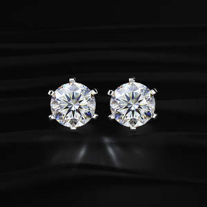 Boucles d'oreilles clous en moissanite taille ronde 4 TCW, couleur incolore VVS, solitaire à 6 griffes, or 14K, fermoir à vis, faites à la main, bijoux de mariée, cadeau pour elle - Product Image 2