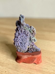 Grappe de cristal d'agate de raisin naturelle avec support en bois brun 10-20 cm, spécimen minéral, décoration d'intérieur, pierre de guérison, cadeau unique - Product Image 5