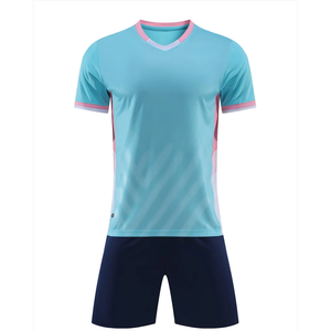 Conjunto deportivo de fútbol para hombre, verde, que absorbe la humedad, de secado rápido, con corte atlético, chaqueta transpirable y pantalones deportivos con impresión del logotipo del equipo. - Product Image 4