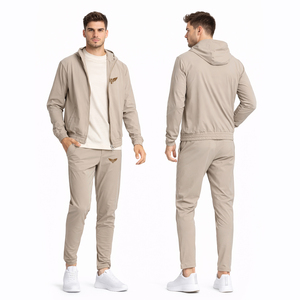 ชุดวอร์มผู้ชายสีเบจ เสื้อฮู้ดดี้และกางเกงจ็อกเกอร์ ทรงเข้ารูป สไตล์ลำลอง ชุดกีฬา สตรีทแวร์ รับผลิตตามแบบ (OEM) ขายส่ง - Product Image 1