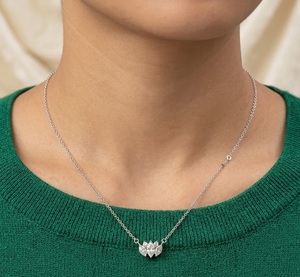 Collier en or rose 14 carats avec diamant de laboratoire en forme de pétale de lotus, pendentif délicat à trois diamants marquise, bijou floral tendance - Product Image 1