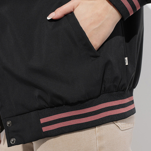 Nouvelle Arrivée Veste universitaire pour femme OEM ODM, couleur unie, bordure contrastante, manches longues, col boutonné, coupe classique, pour l'automne - Product Image 5
