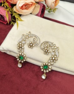 Pendientes de lujo con corte radiante, gemas Kundan y motivos florales para mujer, colección de joyería artificial de imitación festiva para mujer - Product Image 1