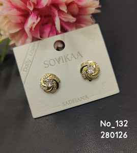 Fabricante de joyería india, venta al por mayor de aretes de moda, acero inoxidable, chapados en oro, modernos para mujer - Product Image 6