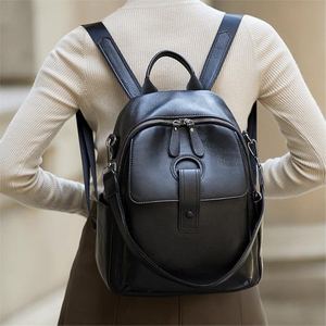 Mochila de cuero de cabra auténtico para mujer, mochila de gran capacidad con diseño contemporáneo, perfecta para el trabajo, viajes y organización diaria - Product Image 3