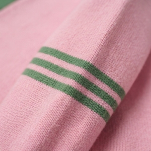 Suéter Cárdigan Personalizado AKA, Color Rosa Verde Invernal, Cuello en V, Tejido Acrílico, Chenilla, Letras Griegas Bordadas, Logotipo, Cierre de Botones, Estilo Preppy - Product Image 5
