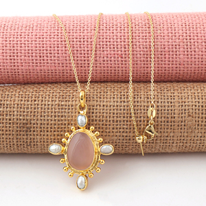 Colgante bohemio renacentista de calcedonia rosa y perla de agua dulce, collar ajustable de latón chapado en oro de 18k, joyería boutique para mujer - Product Image 4