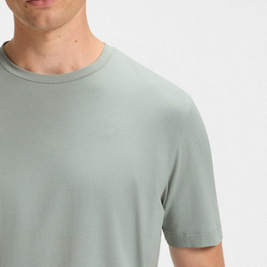 Vêtements décontractés / Design tendance pour les acheteurs en gros, t-shirt promotionnel pour hommes personnalisable, fournisseur en gros, coupe décontractée, couleur unie - Product Image 4
