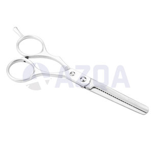 Ciseaux à effiler les cheveux en acier inoxydable de 15,5 cm avec vis réglable à 24 dents et finition argentée pour usage en salon de coiffure - Product Image 3