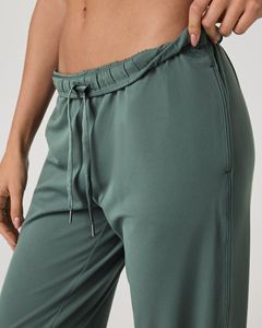 Pantalones Deportivos de Algodón Elástico para Mujer, Corte Ajustado, Estilo Jogger, Personalizados OEM, Elegantes y Atléticos para Uso Diario, Gimnasio y Ropa Urbana - Product Image 4