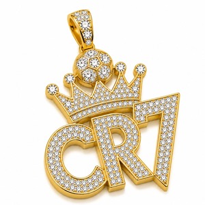 Pendentif Couronne de Football Personnalisé Sertie de Diamants, Or Jaune 18K, Diamants de Laboratoire, Fabricant de Colliers Sportifs - Product Image 5