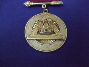 Produit phare de qualité supérieure : Bijou de poitrine maçonnique personnalisé pour Chevalier Maçonnique en métal, avec étui à bijoux - Product Image 3