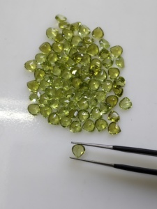 Péridot vert naturel 5MM taille cœur, pierre lâche de qualité supérieure pour la fabrication de bijoux - Product Image 5