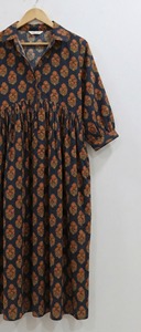 Robe midi trapèze formelle indienne 100 % coton, imprimé floral tie-dye dessiné à la main, manches bouffantes 3/4, coupe classique, respirante - Product Image 2
