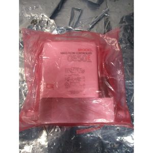 Contrôleur de débit massique BROOKS 0550E MFC, 300 SCCM - Équipement et pièces semi-conductrices d'occasion fiables à l'échelle mondiale - Product Image 1