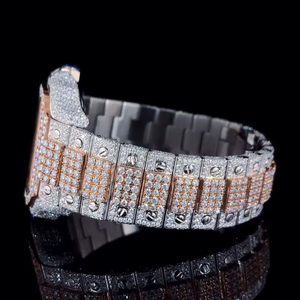 Montre de luxe en moissanite et diamant, au design classique et d'un savoir-faire exquis, pour un look élégant. Fournisseur indien. - Product Image 2