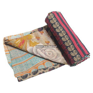Couette Kantha Réversible Faite à la Main, Vente Chaude, Fournisseur d'Or Gudari, Coton Imprimé Indien, Toutes Saisons, Usage Domestique et Hôtelier, Vente en Gros - Product Image 1
