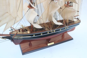 Maqueta de Barco de Plataforma Tall Ship Cutty Sark Hecha a Mano - Réplica a Escala del Barco Británico Tea Clipper con Acabado Natural para Decoración de Hogar u Oficina - Product Image 4