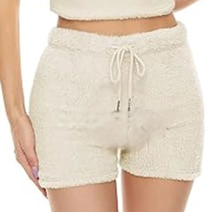 Tenue d'été tendance pour femmes avec short décontracté et chemise boutonnée pour un style moderne et confortable - Product Image 2