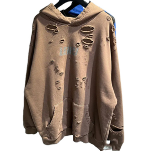 เสื้อฮู้ดดี้โอเวอร์ไซส์ผ้าฝ้ายฟลีซ 100% สำหรับผู้ชาย พิมพ์ลายโลโก้แบบดิสเทรสที่แขนเสื้อ และพิมพ์ลายสกรีนที่ฮู้ดดี้ - Product Image 3