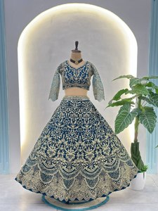 Lehenga Choli Tradicional para Mujer de Ramdev Trading en Seda Chinon con Materiales Reciclados para Bodas, Recepciones y Grandes Celebraciones - Product Image 2