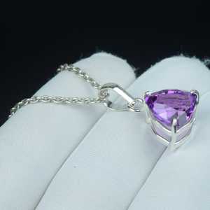 จี้รูปสามเหลี่ยมสองสีแทนซาไนต์ เงินแท้ 925 ของขวัญวันครบรอบเดือนธันวาคม - Product Image 4