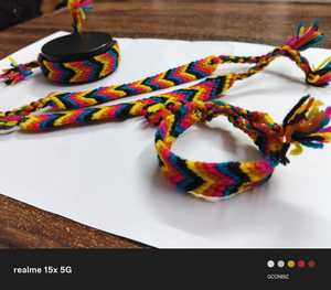 สร้อยข้อมือถักแบบทำมือ สไตล์โบโฮ ปรับขนาดได้ ของขวัญสำหรับผู้หญิงและเด็กผู้หญิง มีจำหน่าย - Product Image 2