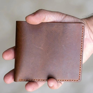 กระเป๋าสตางค์หนังแท้พรีเมียมสำหรับผู้ชาย ดีไซน์บาง ป้องกัน RFID พับได้ รับทำโลโก้ตามสั่ง ขายส่ง OEM คุณภาพสูง ส่งออก แฟชั่น - Product Image 4
