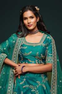 Ensemble Lehenga Choli brodé orange avec dupatta, col rond, manches trois quarts, coupe trapèze, longueur au sol, robe de demoiselle d'honneur classique - Product Image 5