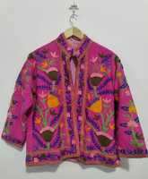 Chaqueta corta Suzani de la mejor calidad, bordada a mano, acolchada, estilo Kantha, abrigo vintage, regalo para ella.