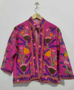 เสื้อแจ็คเก็ตปักมือซูซานีคุณภาพดีเยี่ยม แบบสั้น ผ้าควิลท์คันธา สไตล์วินเทจ ของขวัญสำหรับเธอ - Product Image 3