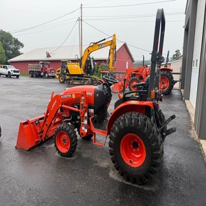 Compre un Tractor Compacto Kubota B2650 de 26 HP, 4x4, Diésel, con Cargador y Retroexcavadora para Uso Agrícola y de Construcción - Product Image 5