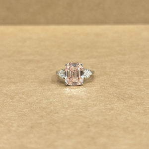 แหวนเพชรทรงคุชชั่นสีขาวชมพู 14K สวยงาม แหวนเพชรเจ้าสาว เครื่องประดับหรูหราสำหรับผู้หญิง จากอินเดีย - Product Image 1