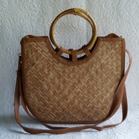 Tas Selempang Shetal Pati Buatan Tangan Ramah Lingkungan Ringan Tahan Lama dari Serat Murta Alami Bentuk Ember 1-1.9L dengan Ritsleting