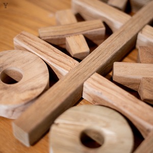 Juego de Tic Tac Toe de madera maciza premium para jugar en interiores, juego de Tic Tac Toe de alta calidad en madera para el hogar, diseño moderno. - Product Image 4