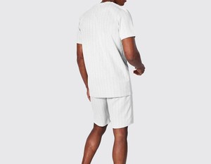Conjunto de camiseta y pantalones cortos de algodón a rayas blancas para hombre, cuello redondo, manga corta, corte regular, informal, tejido transpirable, ropa de verano - Product Image 2