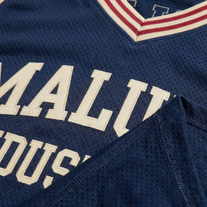 Ensemble de maillot et short de basketball personnalisé sublimé pour homme, en tissu polyester respirant et anti-humidité, tenue de sport - Product Image 4